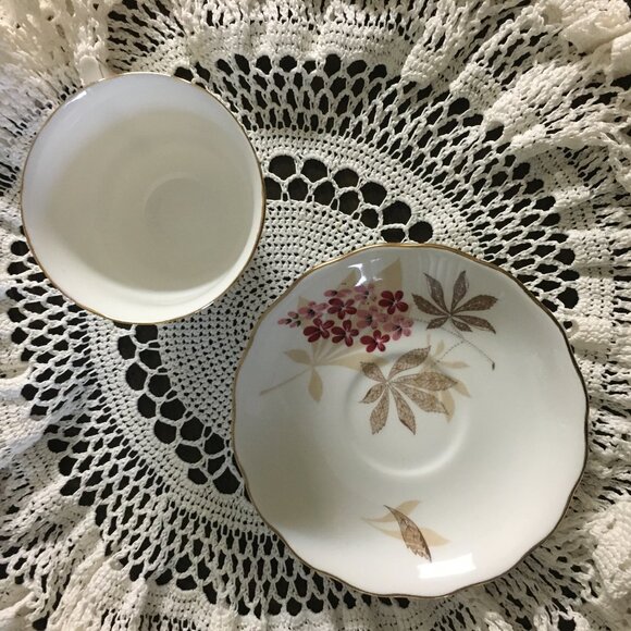 Royal Vale England White Porcelain Pink Blossoms Brown Maple Teacup & Sa… - Picture 11 of 16